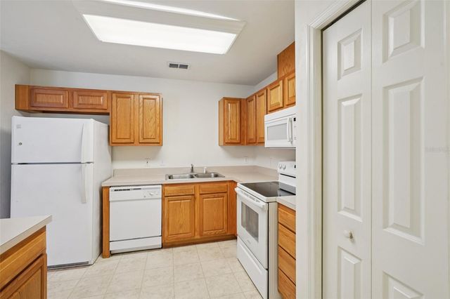 12104 NW 162ND DRIVE, Alachua, FL 32615