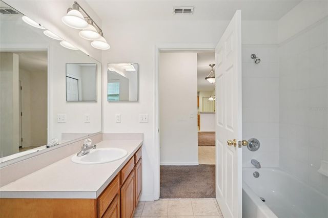 12104 NW 162ND DRIVE, Alachua, FL 32615