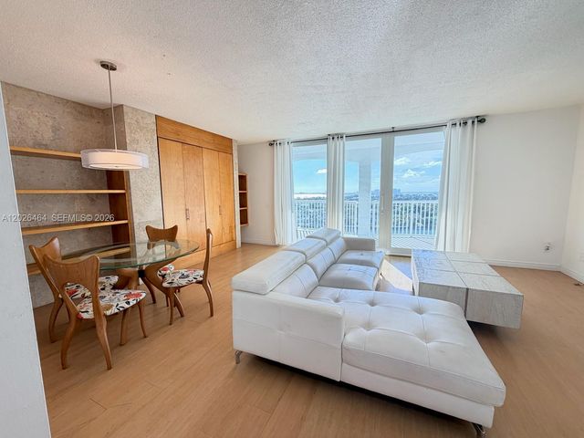 5401 Collins Avenue 1022, Miami Beach, FL 33140