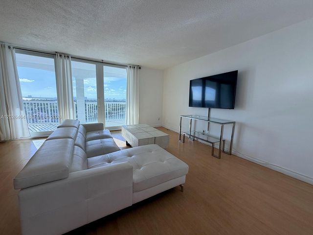 5401 Collins Avenue 1022, Miami Beach, FL 33140