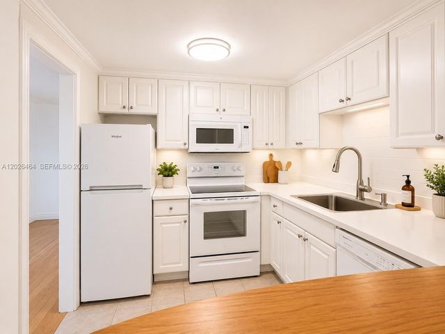 5401 Collins Avenue 1022, Miami Beach, FL 33140