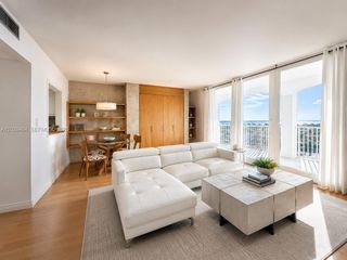 5401 Collins Avenue 1022, Miami Beach, FL 33140
