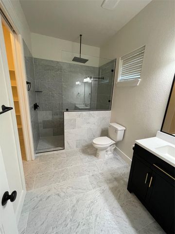 706 W Lockhart ST, Kyle, TX 78640