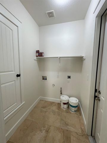 706 W Lockhart ST, Kyle, TX 78640