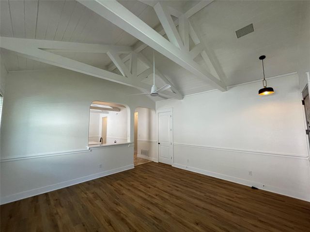 706 W Lockhart ST, Kyle, TX 78640