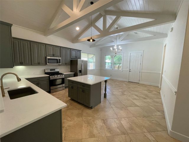 706 W Lockhart ST, Kyle, TX 78640