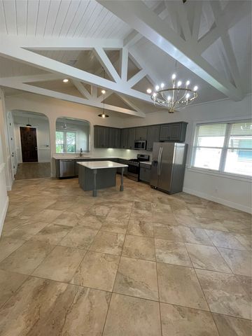 706 W Lockhart ST, Kyle, TX 78640