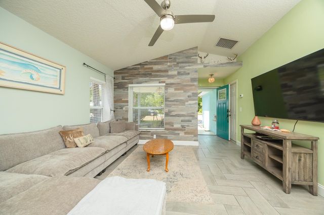 1160 N Volusia St, St Augustine, FL 32084