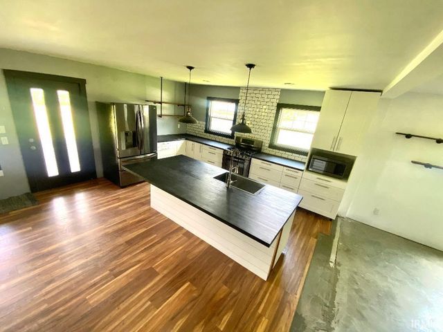 2339 E Tulip Road, Bloomfield, IN 47424