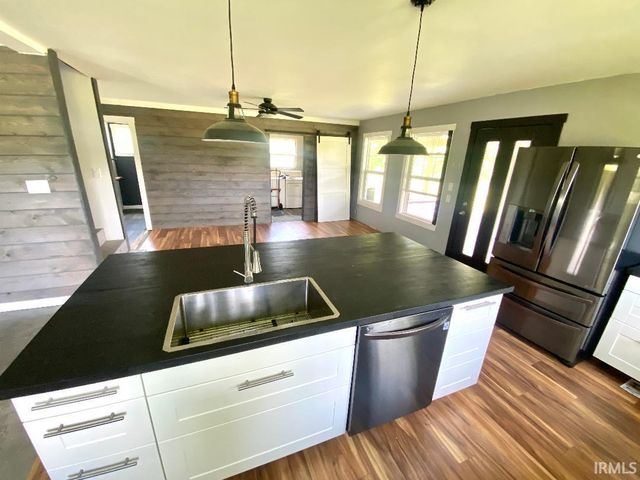 2339 E Tulip Road, Bloomfield, IN 47424
