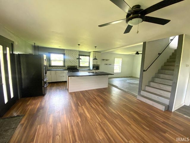 2339 E Tulip Road, Bloomfield, IN 47424