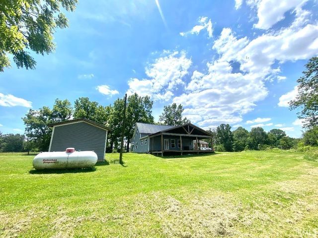 2339 E Tulip Road, Bloomfield, IN 47424