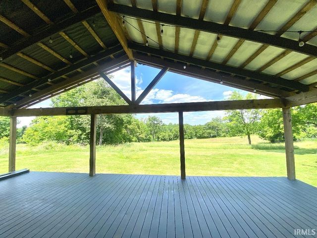 2339 E Tulip Road, Bloomfield, IN 47424