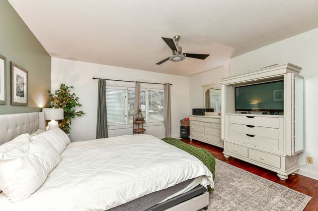 11718 Whisper Bay Court, Carmel, IN 46033