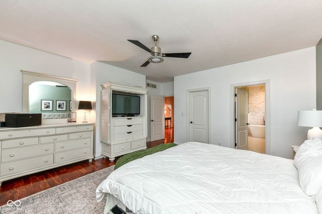 11718 Whisper Bay Court, Carmel, IN 46033