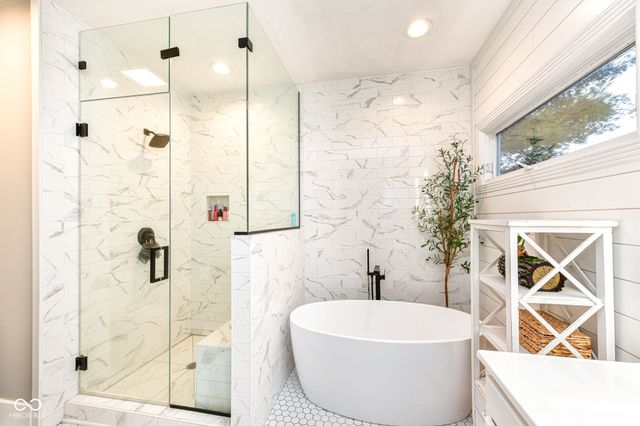 11718 Whisper Bay Court, Carmel, IN 46033