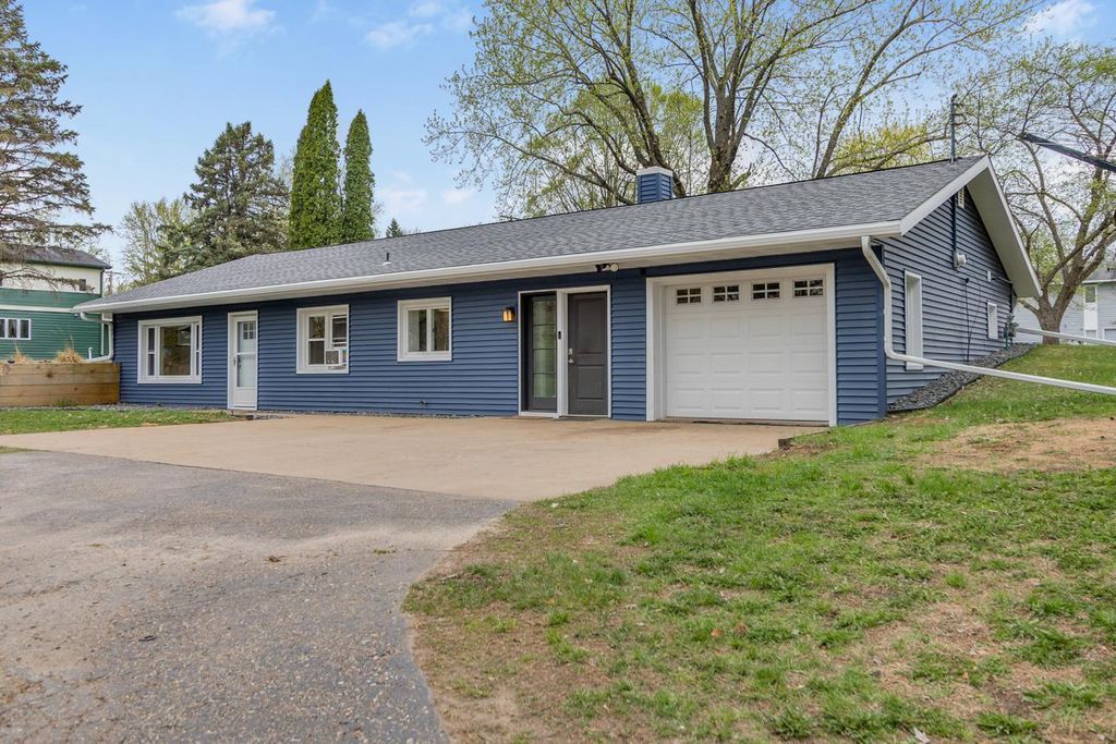 951 Washington Street, Prescott, WI 54021