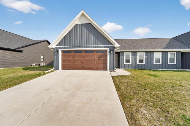 340 Lilac Lane, Stoughton, WI 53589