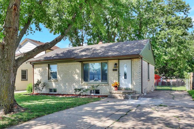 1821 S Woodlawn Blvd, Wichita, KS 67218