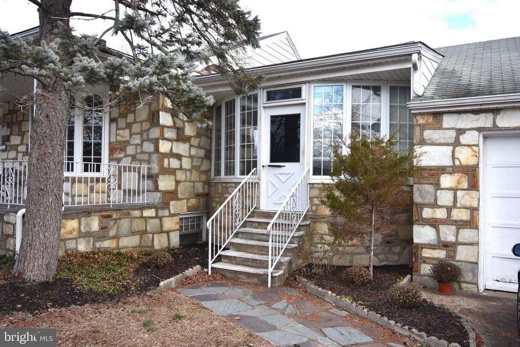 515 RUTGERS AVENUE, Burlington, NJ 08016