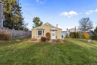 35 Faulkner Drive, Guilford, CT 06437