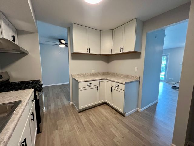 7816 WOODWARD Avenue 40-4G, Woodridge, IL 60517