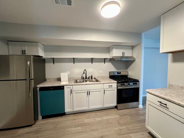 7816 WOODWARD Avenue 40-4G, Woodridge, IL 60517