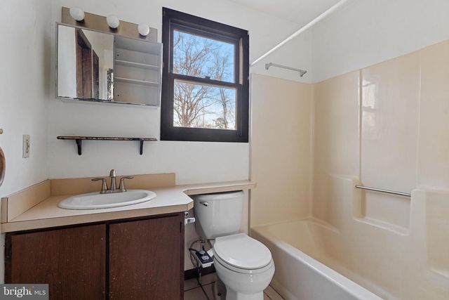 60 PALETHORPE AVE, Clementon, NJ 08021