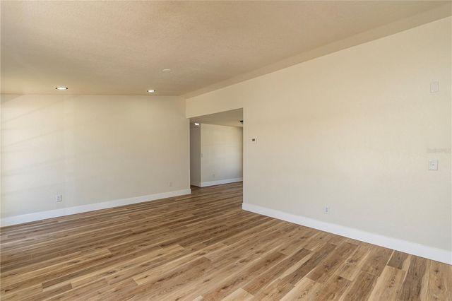 9501 CAMDEN HILL COURT, Tampa, FL 33615