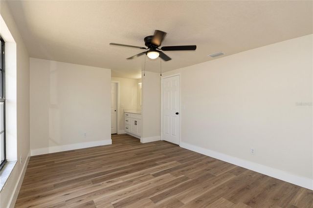 9501 CAMDEN HILL COURT, Tampa, FL 33615