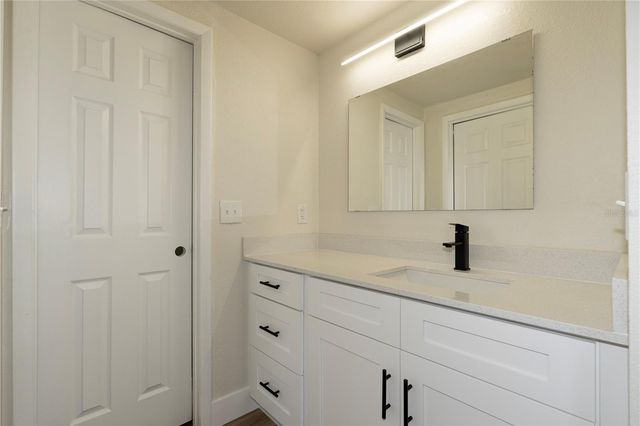 9501 CAMDEN HILL COURT, Tampa, FL 33615