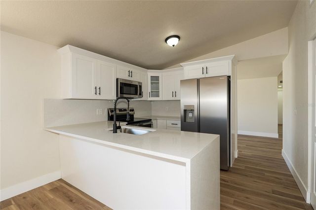 9501 CAMDEN HILL COURT, Tampa, FL 33615