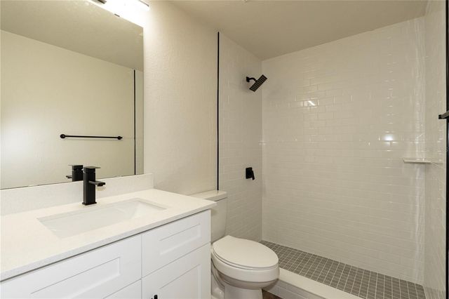 9501 CAMDEN HILL COURT, Tampa, FL 33615