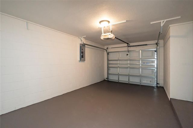 9501 CAMDEN HILL COURT, Tampa, FL 33615