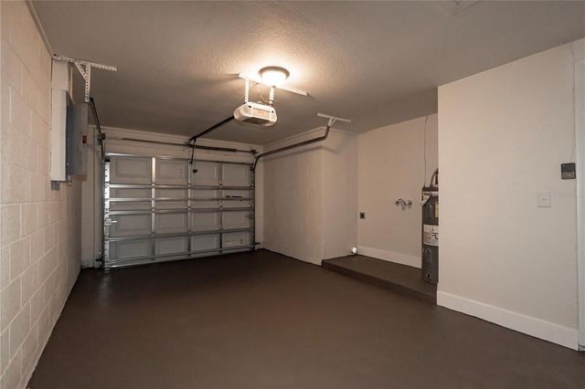 9501 CAMDEN HILL COURT, Tampa, FL 33615