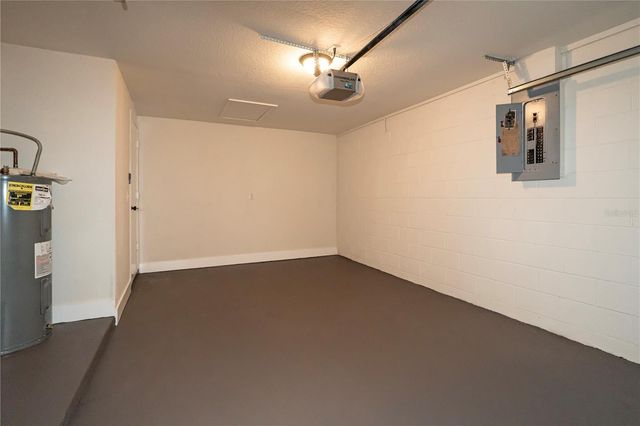 9501 CAMDEN HILL COURT, Tampa, FL 33615