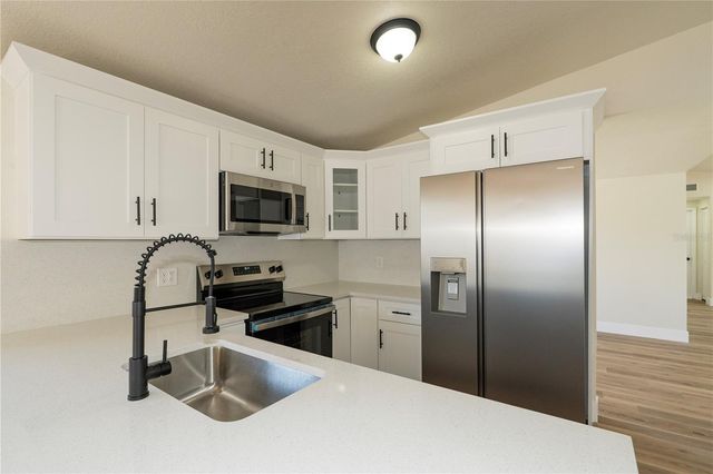 9501 CAMDEN HILL COURT, Tampa, FL 33615