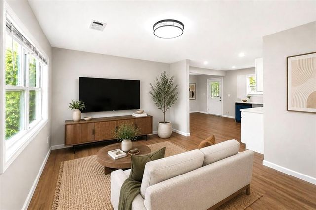 1639 Bridgeport Drive NW, Atlanta, GA 30318