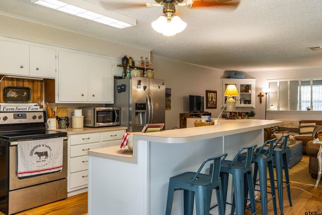 5730 E FM 323, Palestine, TX 75801