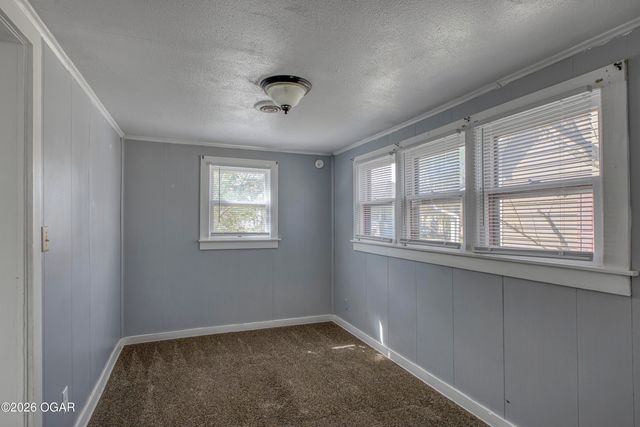 2115 S Byers Avenue, Joplin, MO 64804