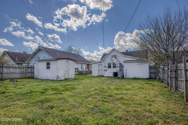 2115 S Byers Avenue, Joplin, MO 64804