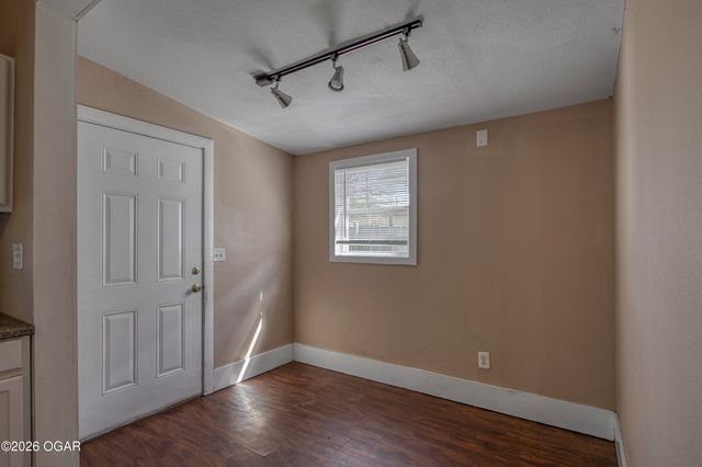 2115 S Byers Avenue, Joplin, MO 64804