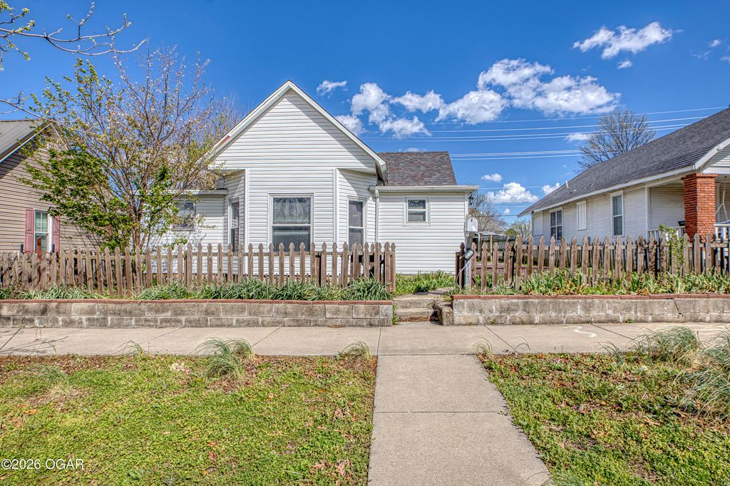 2115 S Byers Avenue, Joplin, MO 64804