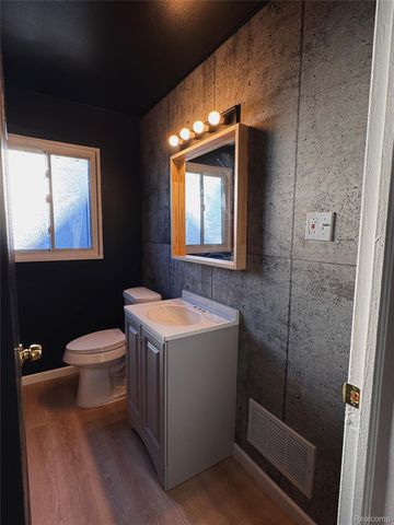 17028 W Chicago Street, Detroit, MI 48228