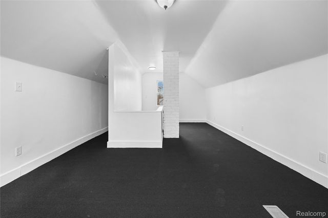 17028 W Chicago Street, Detroit, MI 48228