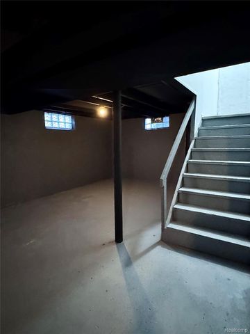 17028 W Chicago Street, Detroit, MI 48228