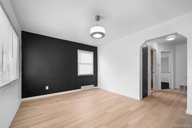 17028 W Chicago Street, Detroit, MI 48228