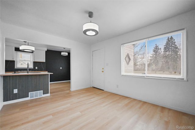 17028 W Chicago Street, Detroit, MI 48228