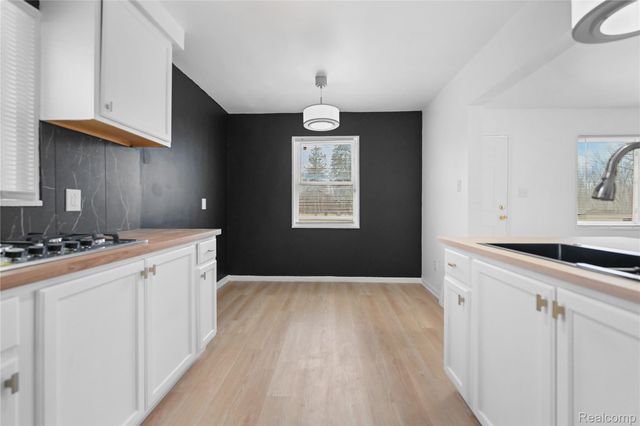 17028 W Chicago Street, Detroit, MI 48228