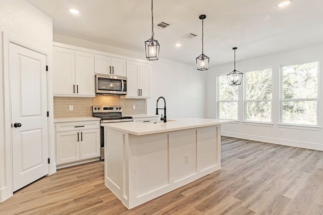 2314 Beverly Drive, Granbury, TX 76048